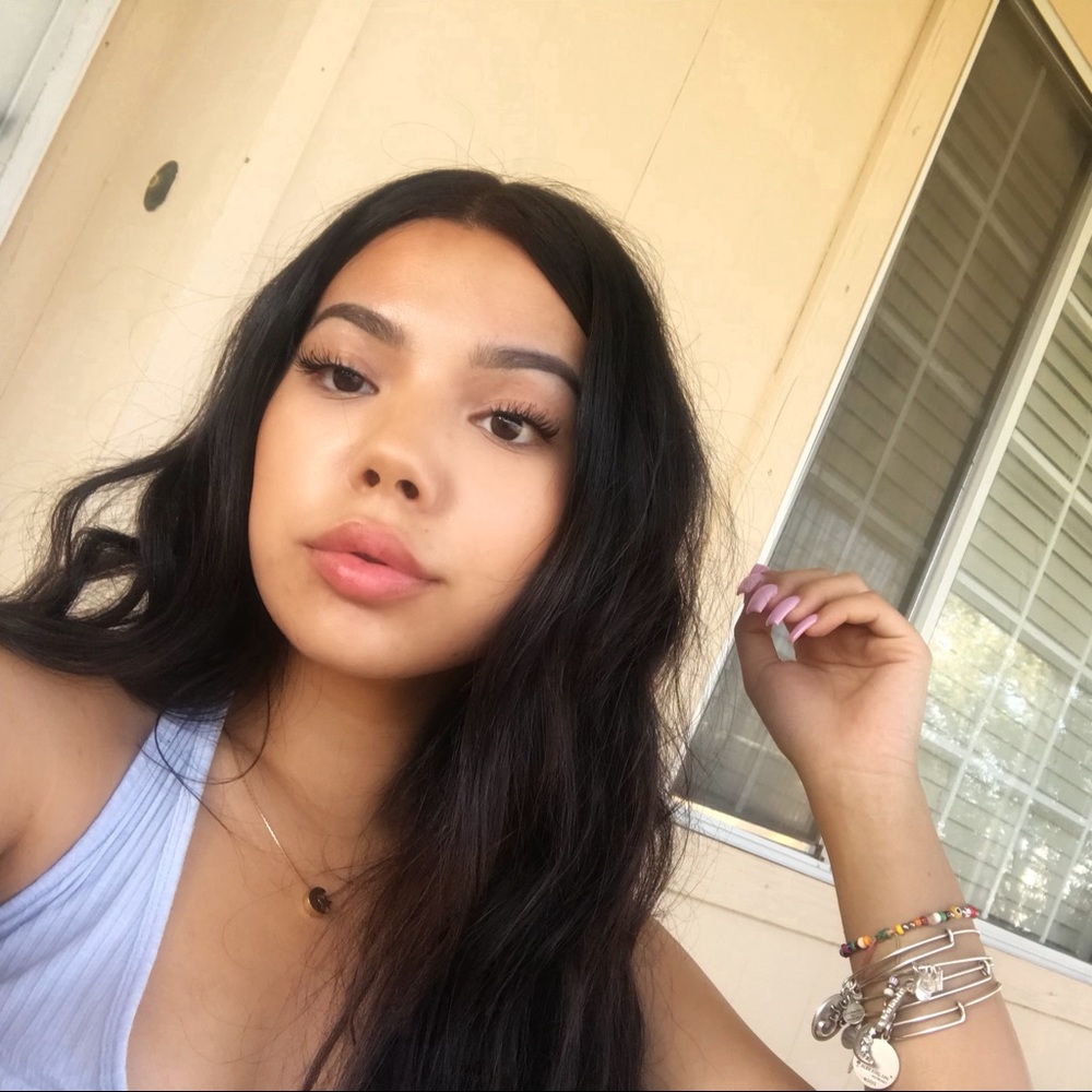 Meet your Posher, Karina